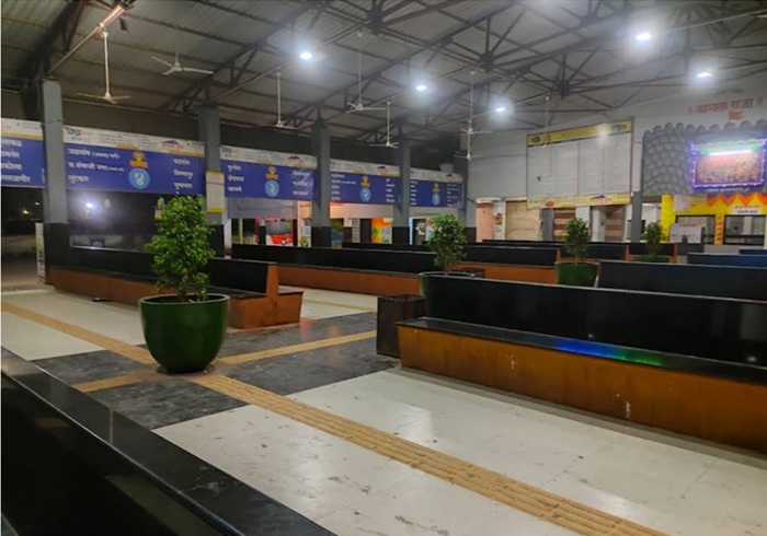 msrtc chopda st bus stand passenger waiting area
